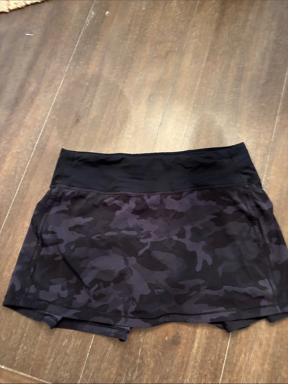 Lululemon Women's Black Camo Athletic Skirt